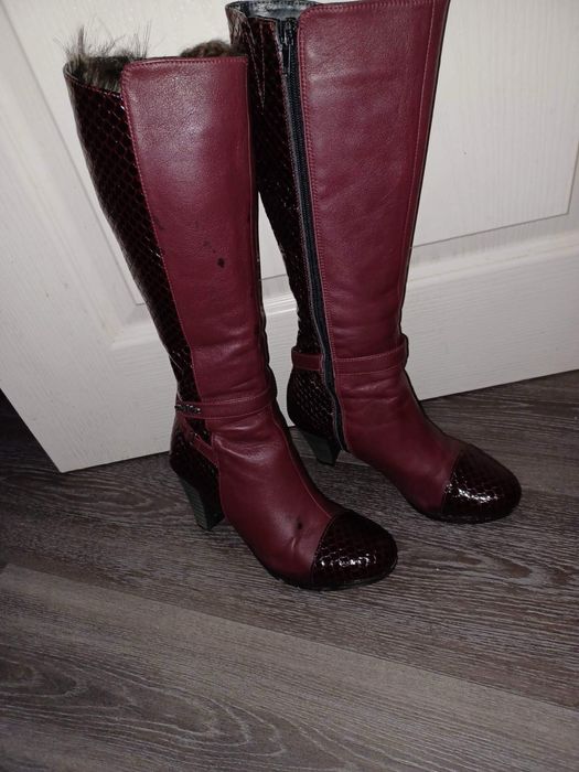 Дамски бордо ботуши на ток естествена кожа