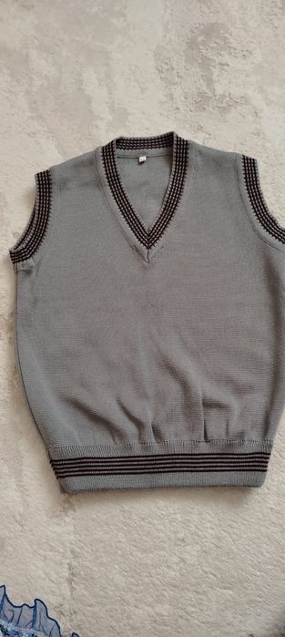 Продам бомбер+желетку для школы