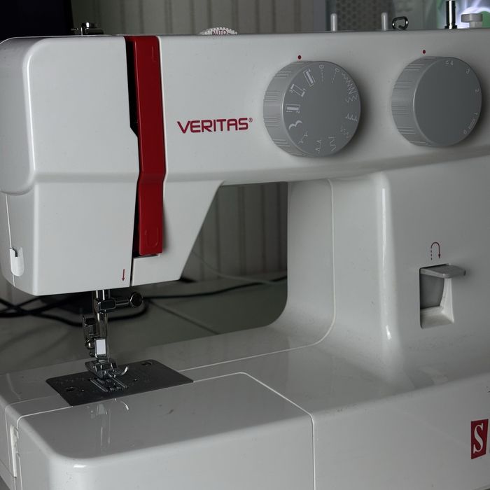 Швейная машинка Veritas