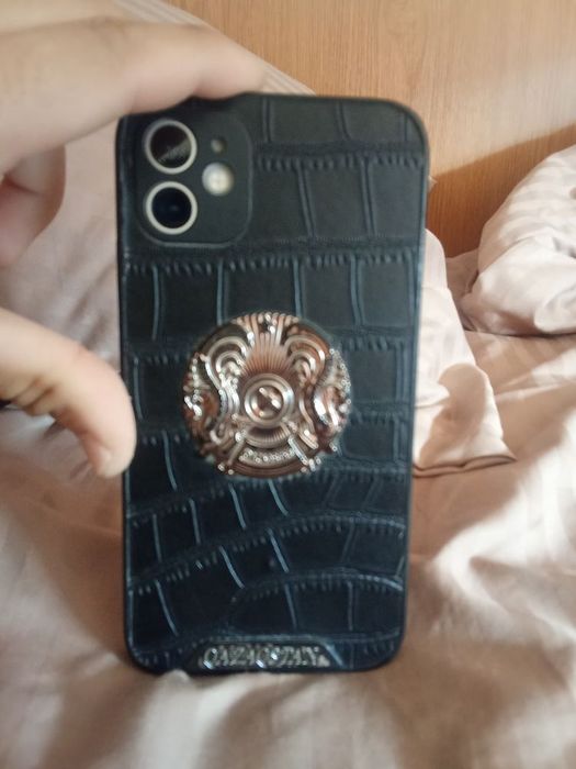 iPhone 11 128gb целый
