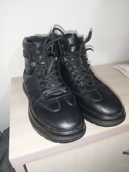 Продам зимние сапоги мужские