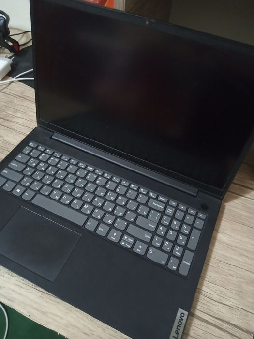 Igrovoy kompyuter va notebook sotiladi