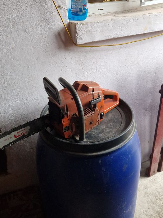 Drujbă Husqvarna 262 de  vânzare