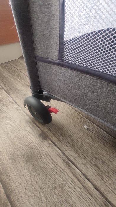 Детская кроватка-манеж