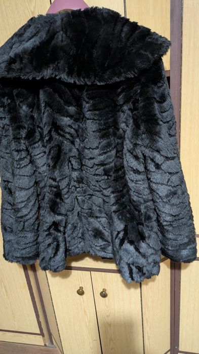 Пухкаво Палто от изкуствен косъм