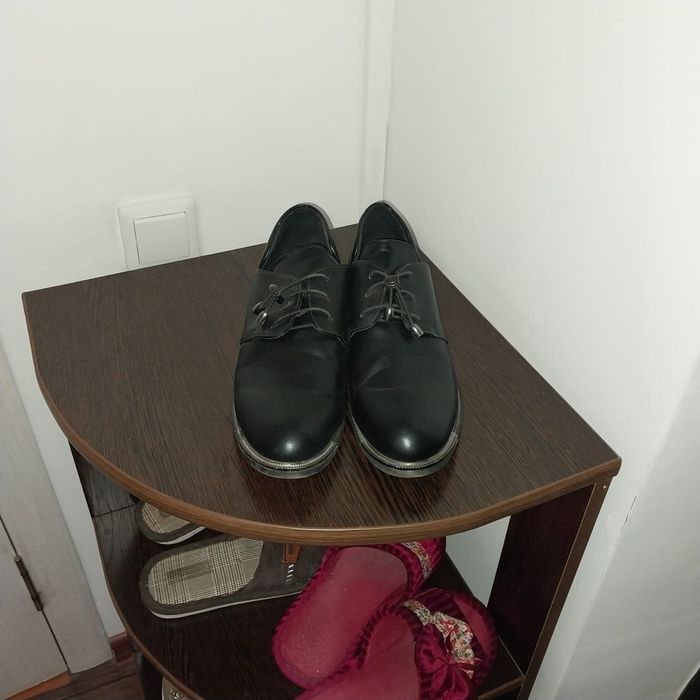 Продам женскую обувь