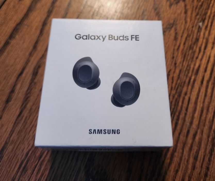 Наушики новые запечатанные