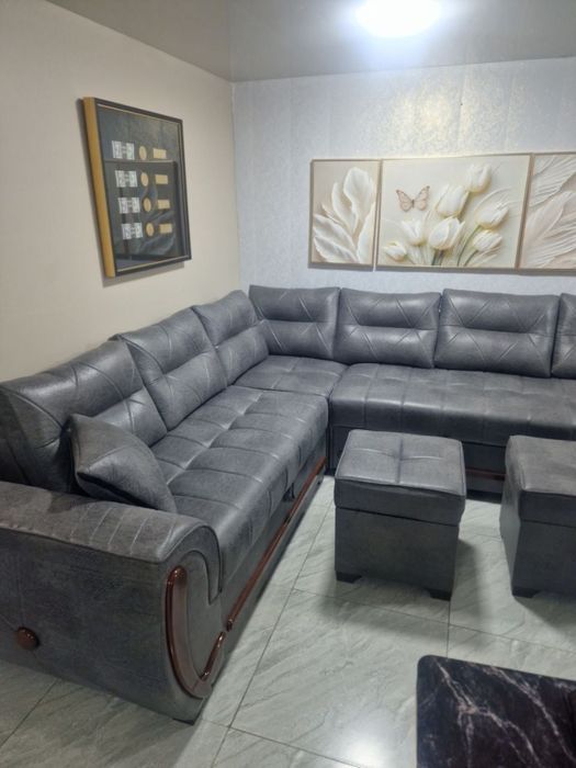 Большой уголовой диван с креслом и спалньным местом