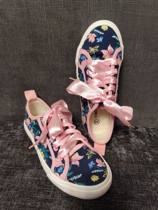 Кроссовки кеды туфли ботиночки .