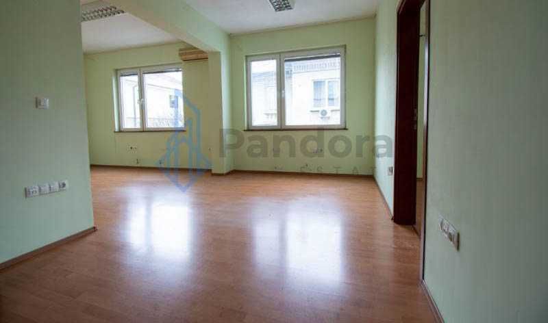 Дава се под наем Тристаен апартамент в София, Център - 87 кв.м за 475 € - Снимка #4