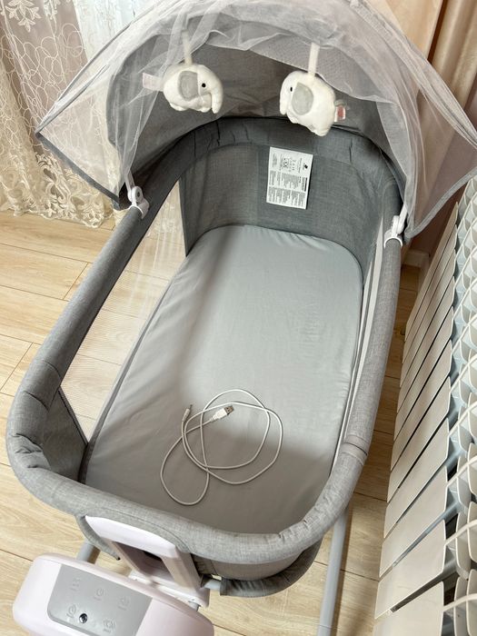 Продаю качелю люльку детскую