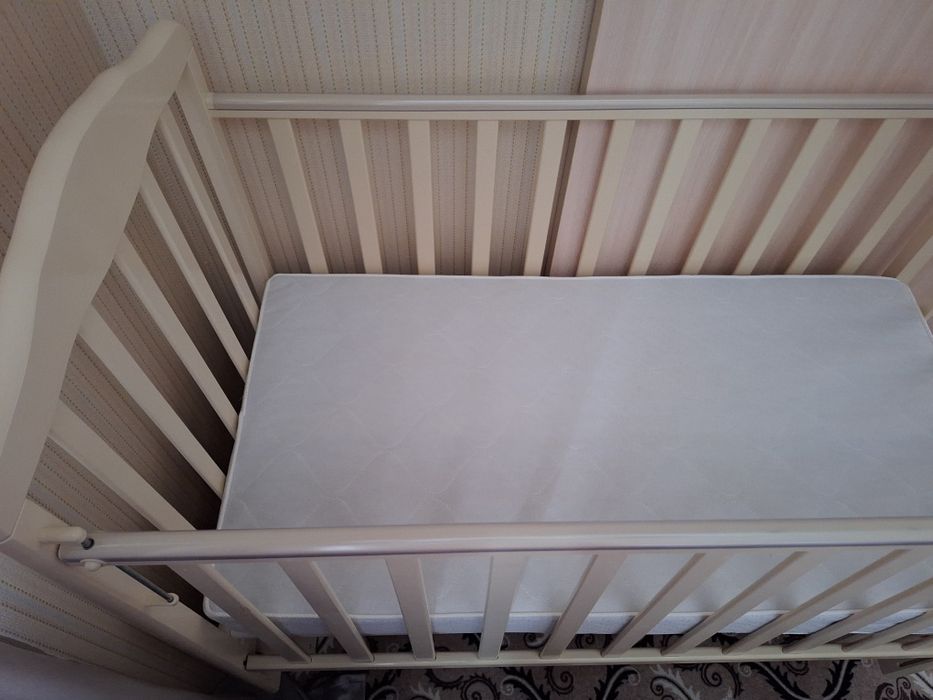 Продам срочно  кроватку