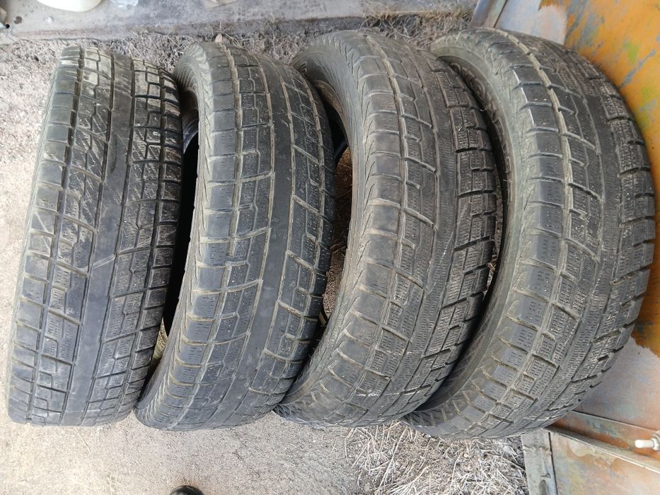 Продам резину 215/70 R16