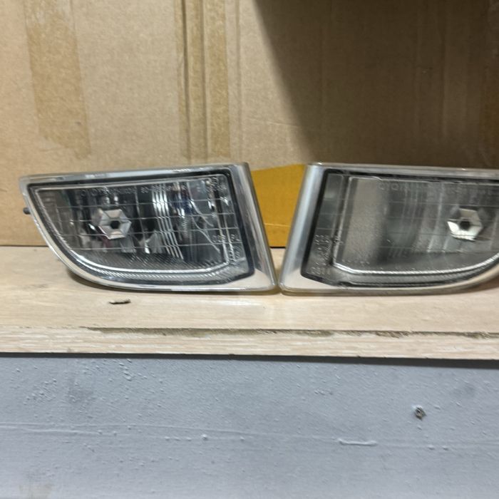 Противотуманки прадо 120  оригинальные.