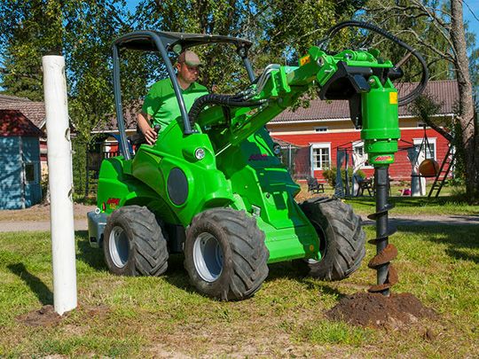 Пробиване на дупки за огради и овошки