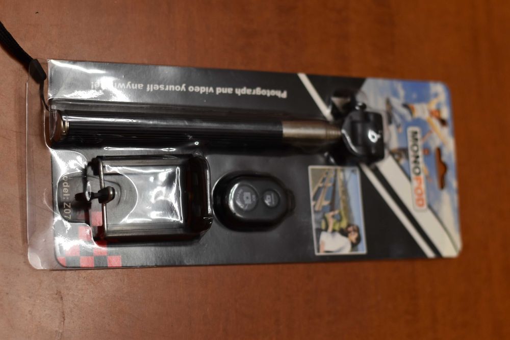 нов селфистик с дистанционно