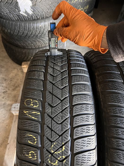 2 anvelope iarna 225/60/18 , pirelli , runflat , 6 mm