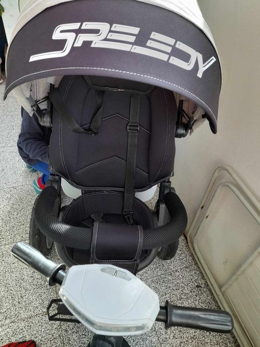 СПЕШНО!Детска триколка сива