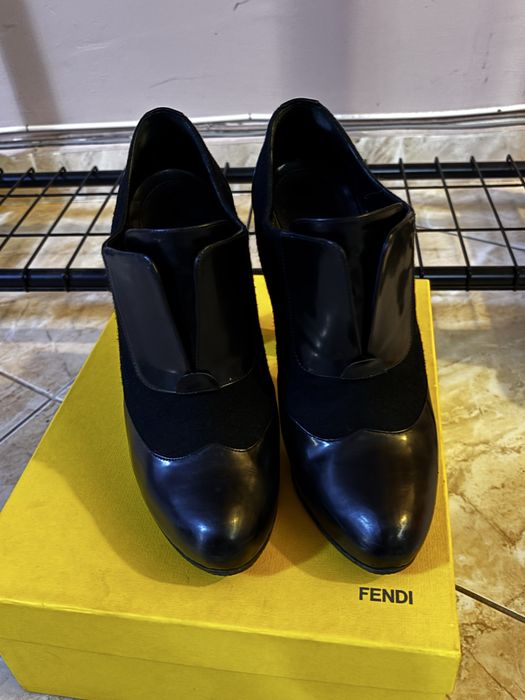 Оргининални боти Fendi