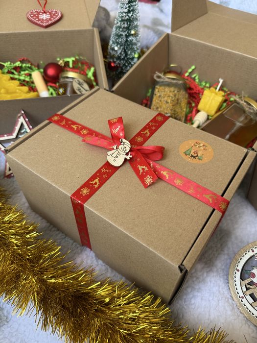 Подаръчни кутии - с восъчни свещи и натурални пчелни продукти