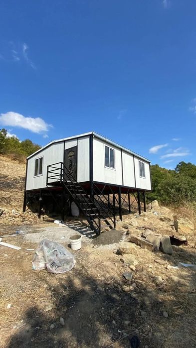 Cand casa din panauri sendwici pe structura metaluca sau din lemn