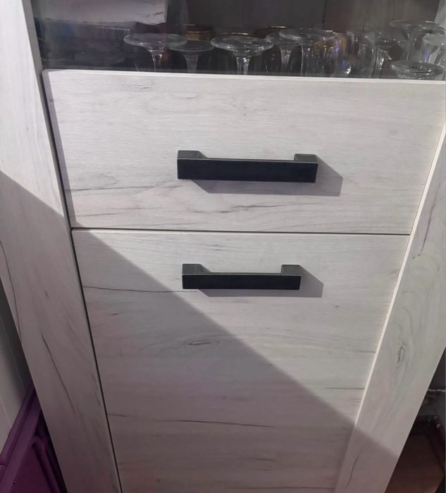 Vitrina living, Kent VS, cu usa sticla, stejar alb + stejar gri