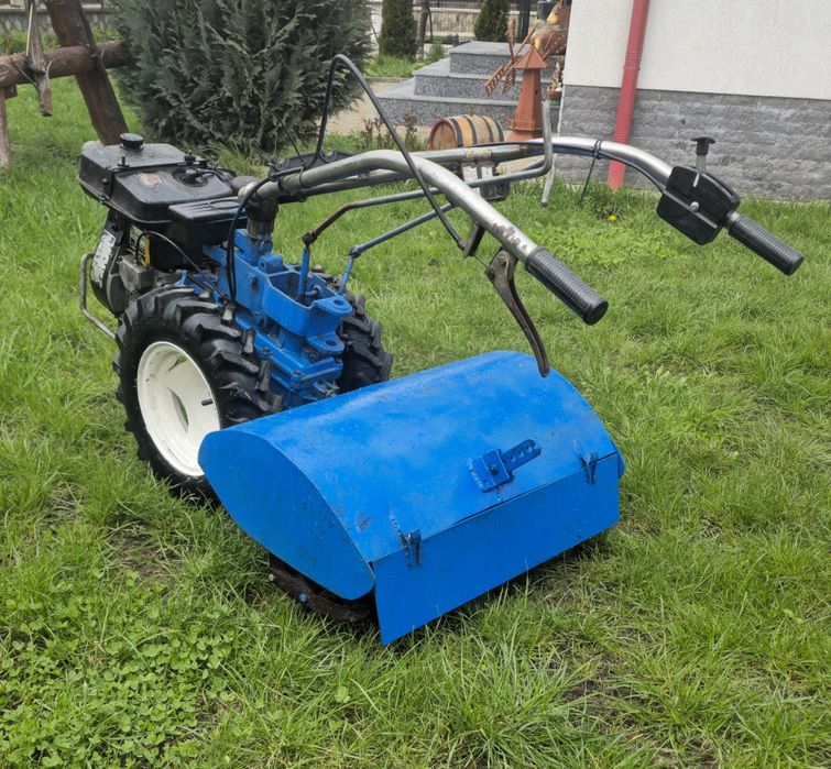 Vând motocultor BCS 10cp pe benzină cu freză de pământ și freza de zăpadă
