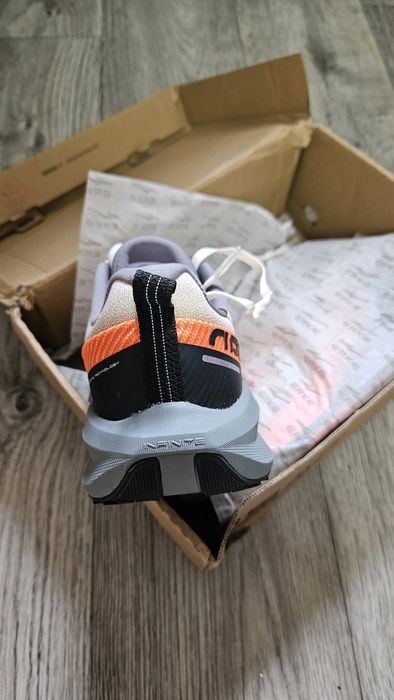 Продам беговые ERKE