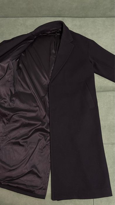 Пальто черное Zara
