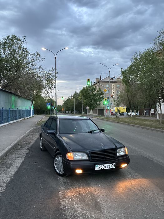 Mercedes-Benz W202