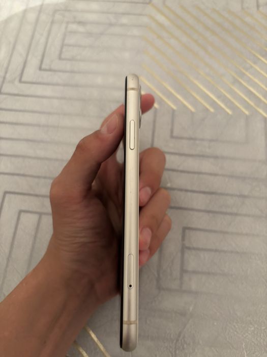Продам iPhone 11