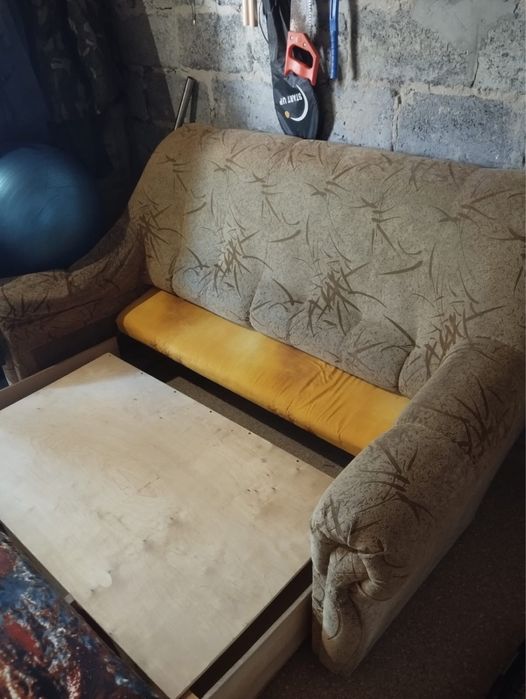 Диван б/у, отдам даром, самовывоз