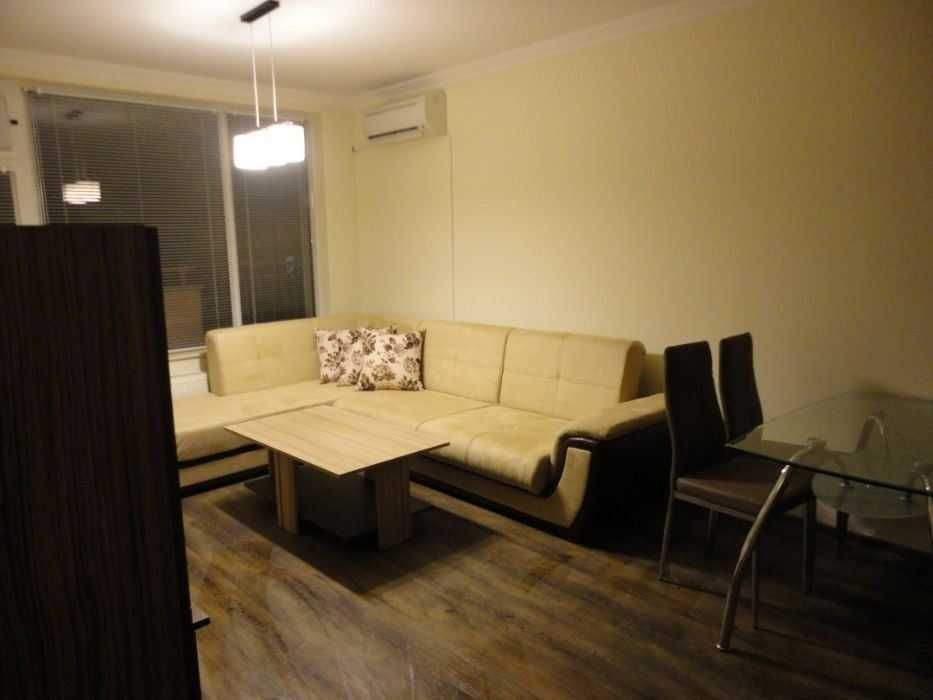 Дава се под наем Тристаен апартамент в София, Хладилника - 105 кв.м за 510 € - Снимка #4