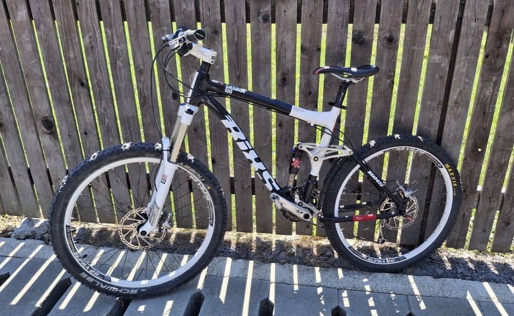 Bicicleta full suspension BIXS