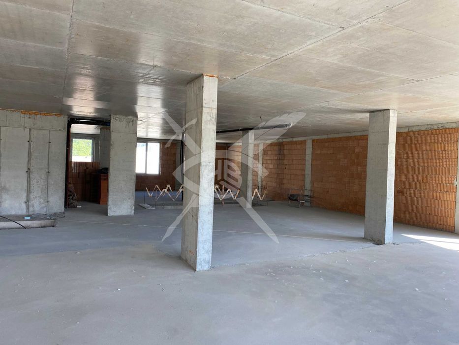 Продава се Офис в София, Център - 1170 кв.м за 2000 €/кв.м - Снимка #1