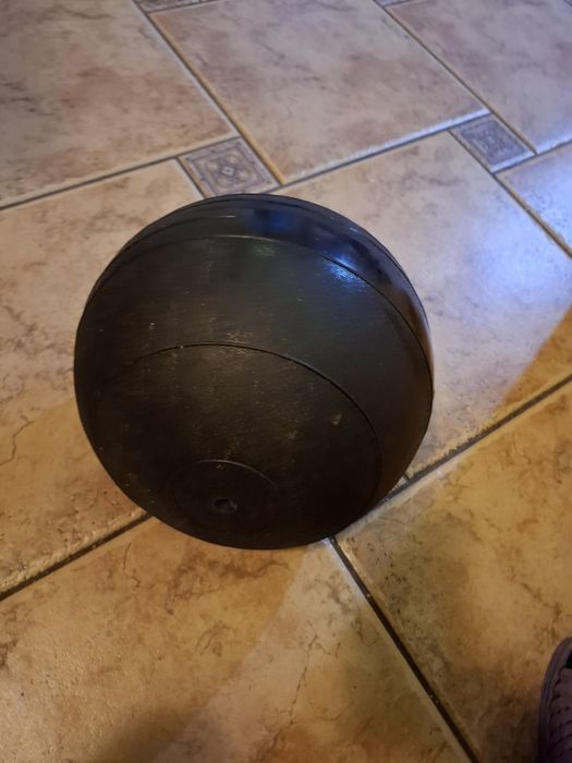 Minge de antrenament slam ball 15 kg.