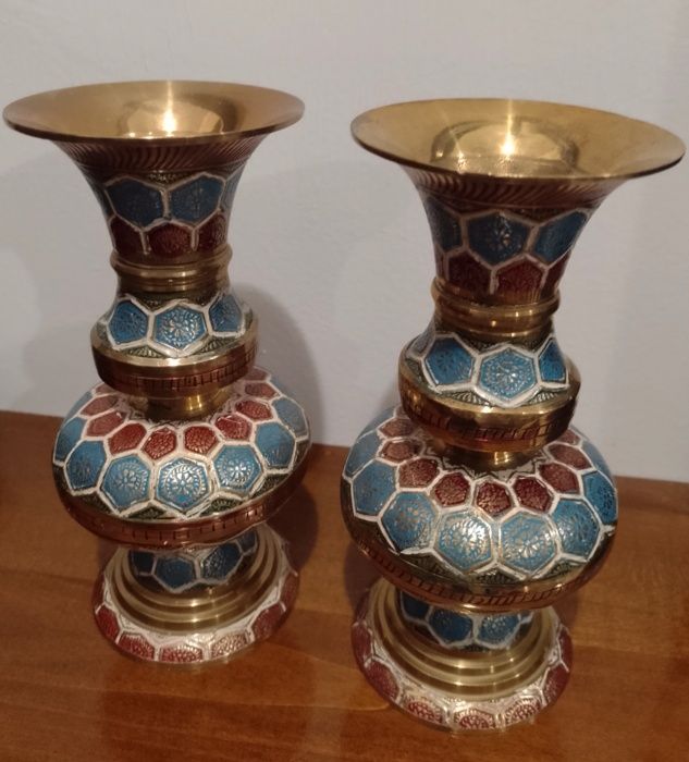 Superb set de 2 văzute din bronz masiv gravate și pictate integral man