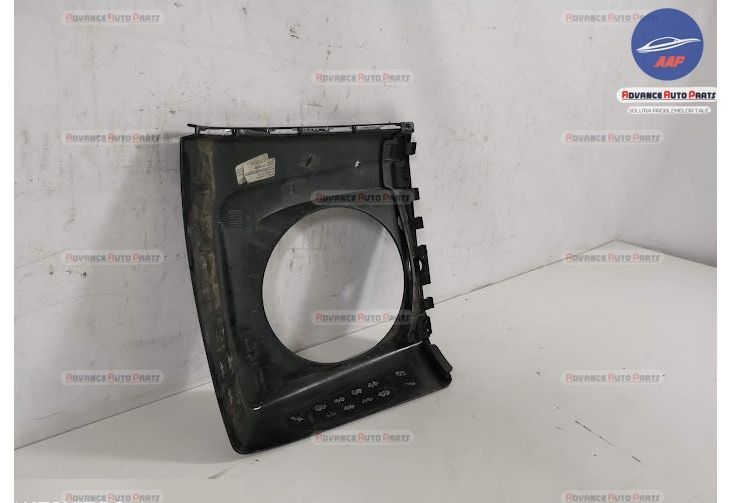 Декоративен капак за фар отдясно оригинален с измиване Мерцедес-Бенц /