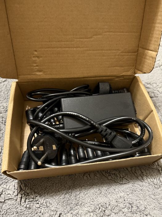 Блок питания для ноутбука(универсальный)