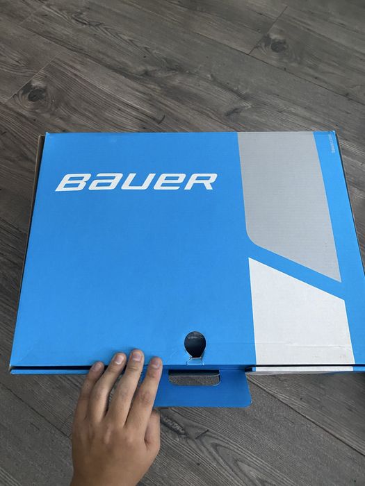 Продам коньки bauer