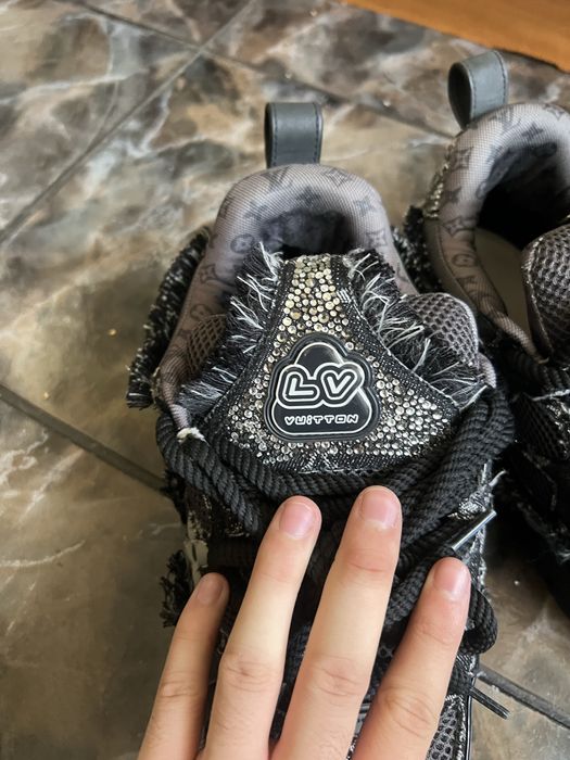 louis vuitton skate swaroski