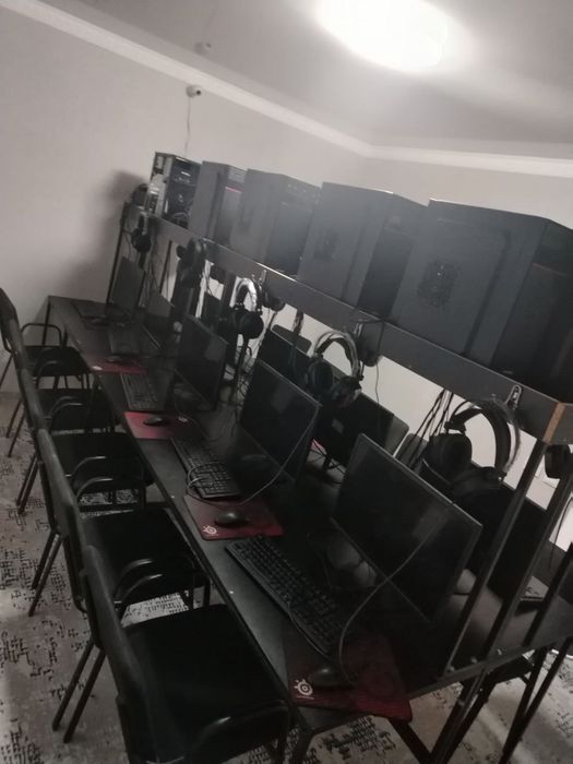 Kompyuter sotiladi 10 ta mebeli bilan