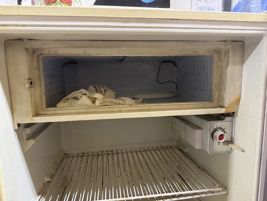 Продам холодильник советский