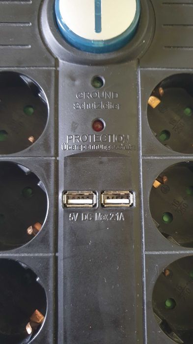 Разклонител с 8-контакта,USB и защита от пренапрежение 3500W  Powerfix GPBKSU08