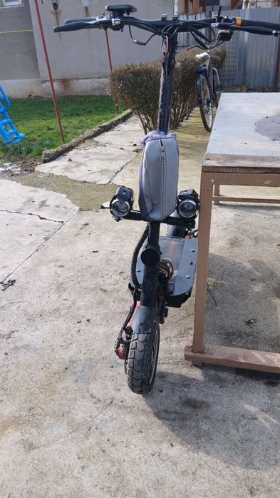 Vând trotineta electrica kugoo g booster