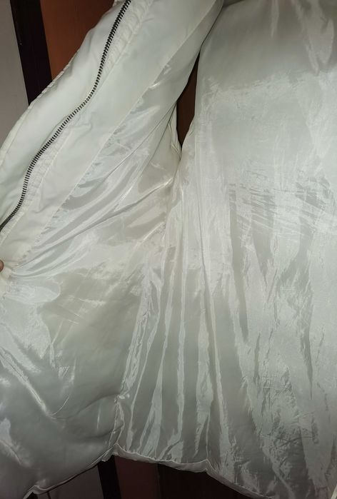 Бял, дебел, зимен дълъг елек от шушлеков плат