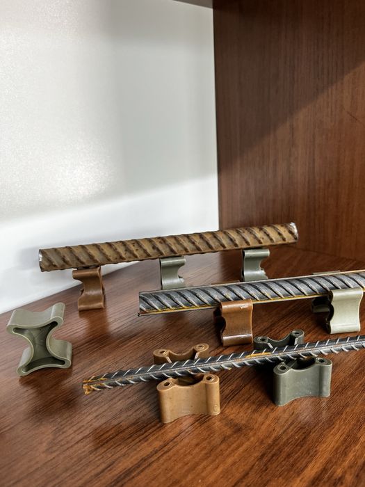 Фиксаторы Универсальные. Сухарики. Опоры.