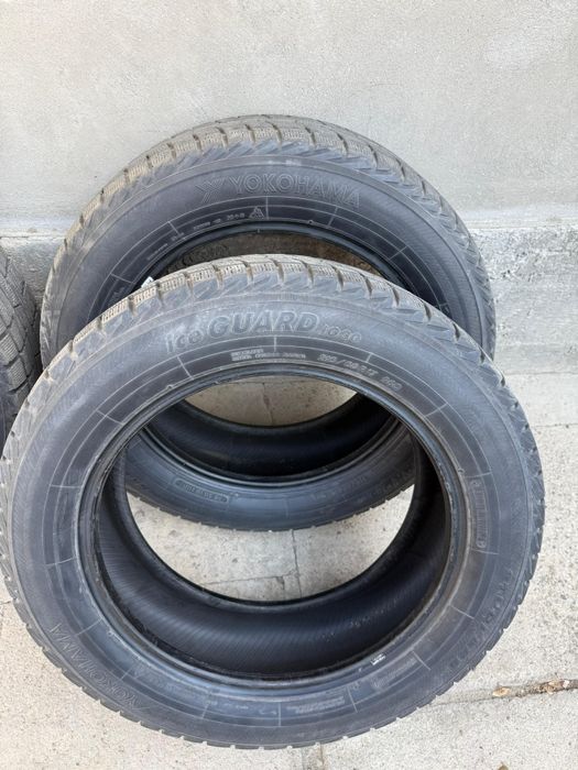 Шины  215/60/17   YOKOHAMA