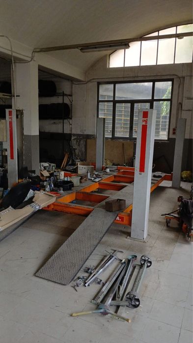 Cal de tras caroserii