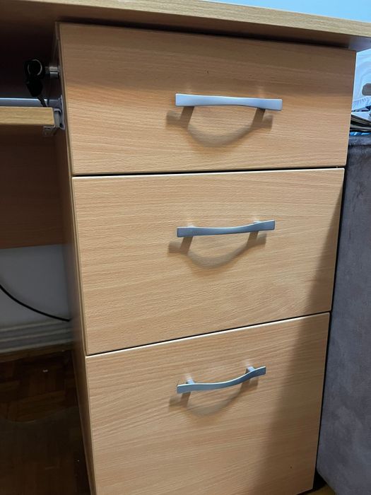 Masa de birou din lemn masiv